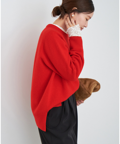 IENA（イエナ）の「POOGINOOK WOOL クルーネックラグランプルオーバー（ニット/セーター・レディース・ライトグレー/ネイビー/レッド・FREE）」の3枚目の写真