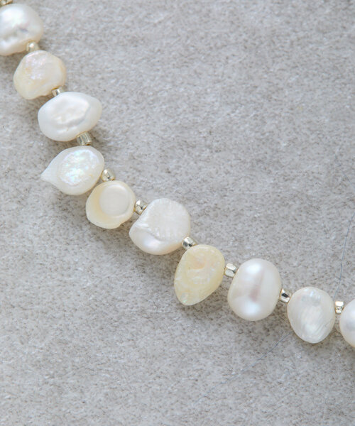 BEARDSLEY(ビアズリー)の「ゴールド&パールネックレス(リング・レディース・ゴールド・FREE)」の4枚目の写真