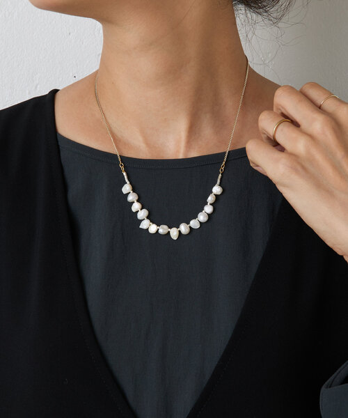 BEARDSLEY(ビアズリー)の「ゴールド&パールネックレス(リング・レディース・ゴールド・FREE)」の6枚目の写真