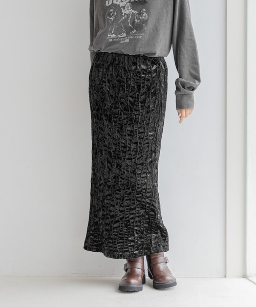 LOWRYS FARM（ローリーズファーム）の「ウネウネベロアスカート 146017（スカート・レディース・アイボリー/ブラック/ブルー・FREE）」の3枚目の写真