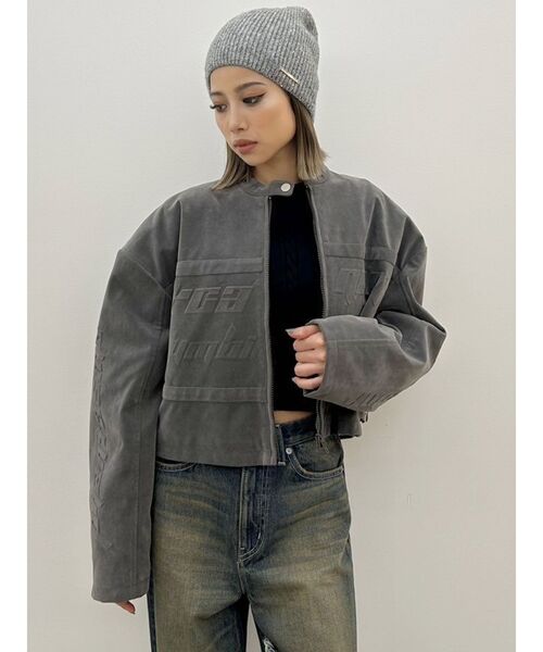 GYDA（ジェイダ）の「フェイクスウェードエンボスブルゾン（ブルゾン・レディース・チャコールグレー/アイボリー・FREE）」の3枚目の写真