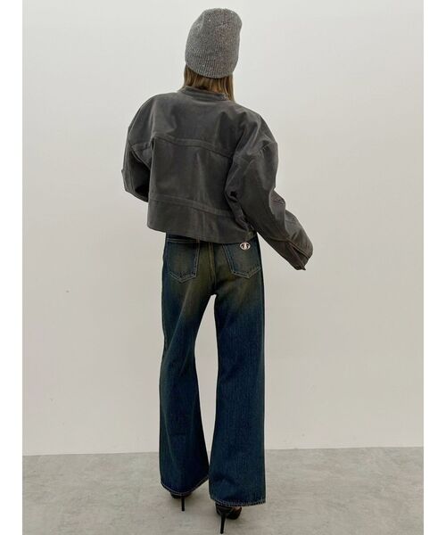 GYDA（ジェイダ）の「フェイクスウェードエンボスブルゾン（ブルゾン・レディース・チャコールグレー/アイボリー・FREE）」の8枚目の写真