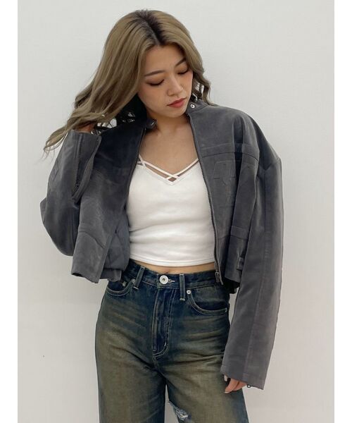 GYDA（ジェイダ）の「フェイクスウェードエンボスブルゾン（ブルゾン・レディース・チャコールグレー/アイボリー・FREE）」の9枚目の写真