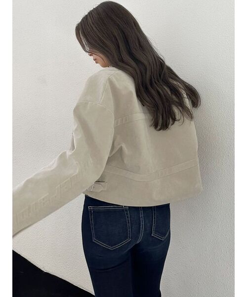 GYDA（ジェイダ）の「フェイクスウェードエンボスブルゾン（ブルゾン・レディース・チャコールグレー/アイボリー・FREE）」の17枚目の写真