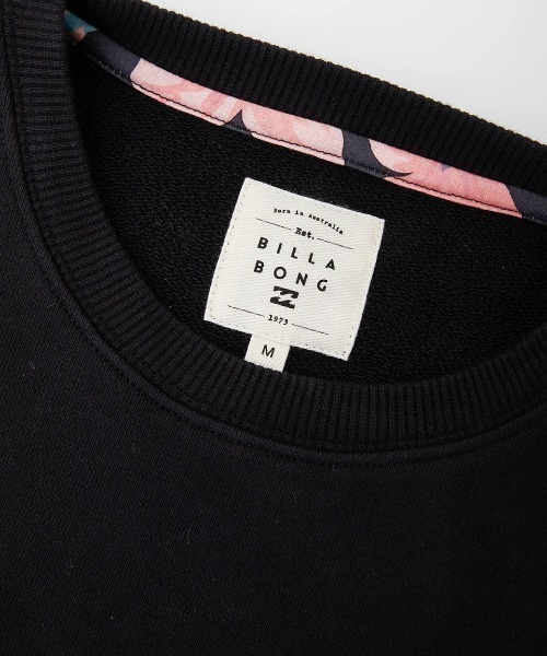 BILLABONG(ビラボン)の「BILLABONG レディース PATTERN LOGO SWEAT C トレーナー 【2024年秋冬モデル】/ビラボンバックスクエアロゴプリントクルーネックトレーナー(スウェット・レディース・ブラック/ブラック系その他/グレー/ベージュ/ホワイト・MEDIUM/LARGE)」の22枚目の写真