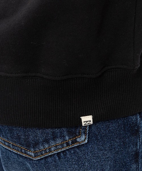 BILLABONG(ビラボン)の「BILLABONG レディース PATTERN LOGO SWEAT C トレーナー 【2024年秋冬モデル】/ビラボンバックスクエアロゴプリントクルーネックトレーナー(スウェット・レディース・ブラック/ブラック系その他/グレー/ベージュ/ホワイト・MEDIUM/LARGE)」の13枚目の写真