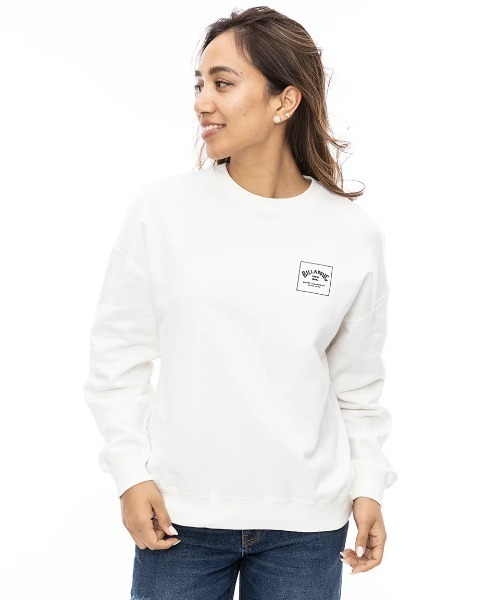 BILLABONG(ビラボン)の「BILLABONG レディース PATTERN LOGO SWEAT C トレーナー 【2024年秋冬モデル】/ビラボンバックスクエアロゴプリントクルーネックトレーナー(スウェット・レディース・ブラック/ブラック系その他/グレー/ベージュ/ホワイト・MEDIUM/LARGE)」の6枚目の写真