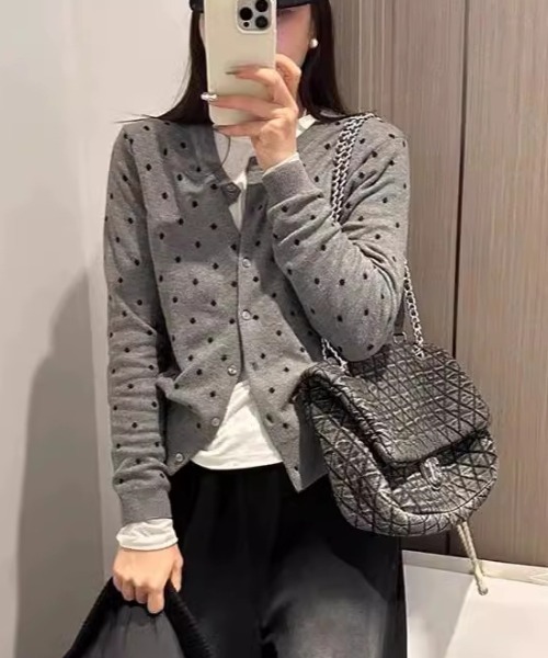 gossip！ロサンゼルス（ゴシップロサンゼルス）の「ドット柄ショートカーディガン（カーディガン/ボレロ・レディース・グレー/ブラック・FREE）」の4枚目の写真
