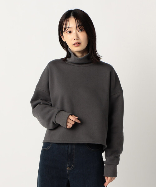 COMME CA ISM（コムサイズム）の「裏起毛　ショート丈　ハイネックトレーナー（スウェット・レディース・グリーン/ベージュ/チャコール/サックスブルー・LARGE/MEDIUM）」の2枚目の写真