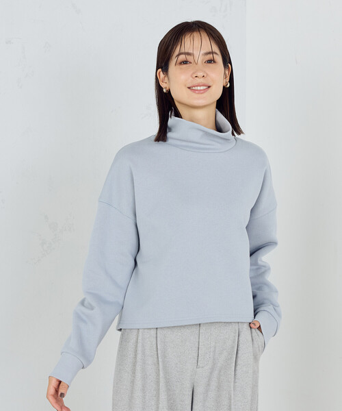 COMME CA ISM（コムサイズム）の「裏起毛　ショート丈　ハイネックトレーナー（スウェット・レディース・グリーン/ベージュ/チャコール/サックスブルー・LARGE/MEDIUM）」の14枚目の写真