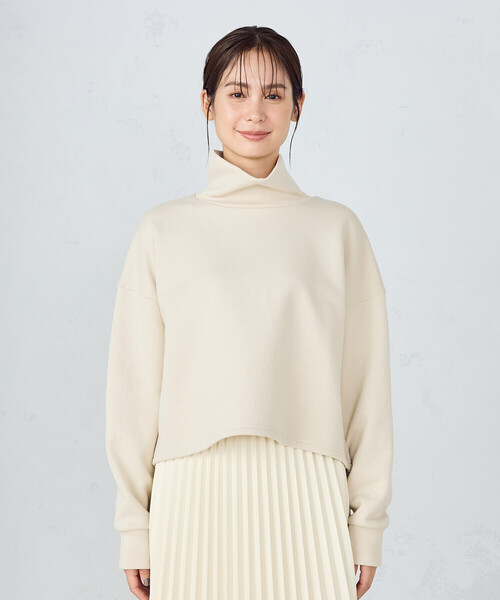 COMME CA ISM（コムサイズム）の「裏起毛　ショート丈　ハイネックトレーナー（スウェット・レディース・グリーン/ベージュ/チャコール/サックスブルー・LARGE/MEDIUM）」の19枚目の写真
