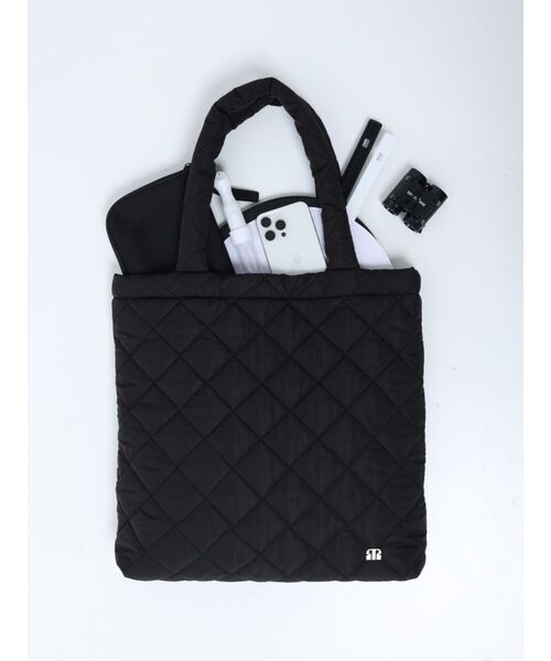 MURUA(ムルーア)の「キルティングロゴトートバッグ(トートバッグ・レディース・アイボリー/グレー/ブラック/ピンク/ダークグリーン/ネイビー・FREE)」の4枚目の写真