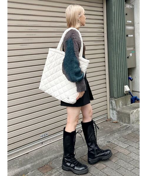 MURUA(ムルーア)の「キルティングロゴトートバッグ(トートバッグ・レディース・アイボリー/グレー/ブラック/ピンク/ダークグリーン/ネイビー・FREE)」の16枚目の写真