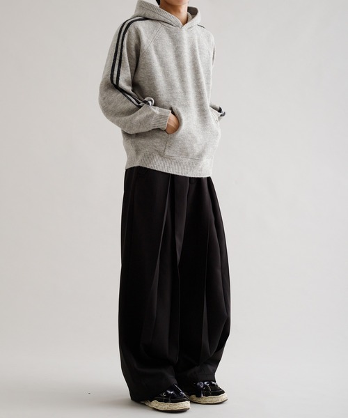 EPNK(イーピーエヌケー)の「【EPNK】Track knit hoodie / トラックニットフーディー(パーカー・メンズ・グレー/ブラック・LARGE/MEDIUM/SMALL)」の7枚目の写真