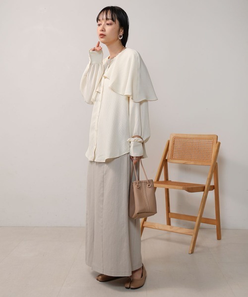 Bab(バブ)の「変形ラッフルスリーブブラウス(シャツ/ブラウス・レディース・ベージュ/ブラック/アイボリー・M)」の18枚目の写真