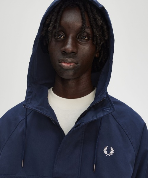 FRED PERRY(フレッドペリー)の「Overhead Smock Jacket/フード付きスモックジャケット(ブルゾン・メンズ・ブルー・S/M/L)」の7枚目の写真