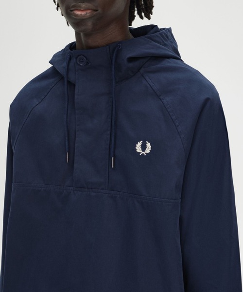 FRED PERRY(フレッドペリー)の「Overhead Smock Jacket/フード付きスモックジャケット(ブルゾン・メンズ・ブルー・S/M/L)」の6枚目の写真
