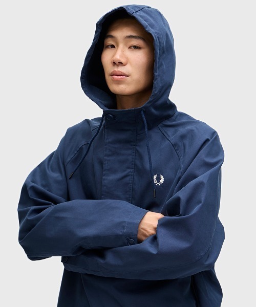 FRED PERRY(フレッドペリー)の「Overhead Smock Jacket/フード付きスモックジャケット(ブルゾン・メンズ・ブルー・S/M/L)」の20枚目の写真
