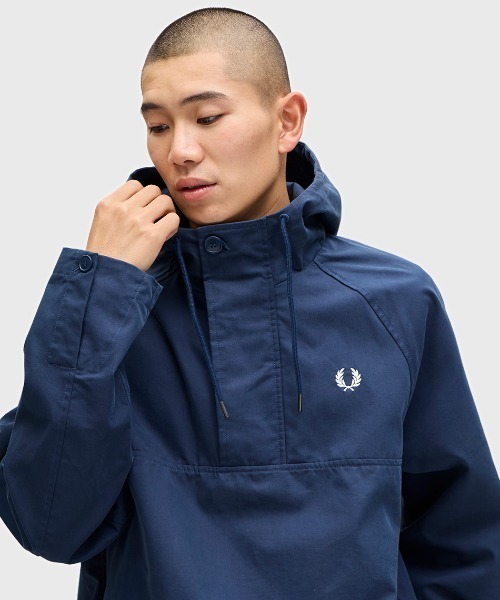 FRED PERRY(フレッドペリー)の「Overhead Smock Jacket/フード付きスモックジャケット(ブルゾン・メンズ・ブルー・S/M/L)」の21枚目の写真