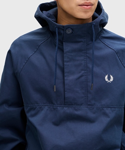 FRED PERRY(フレッドペリー)の「Overhead Smock Jacket/フード付きスモックジャケット(ブルゾン・メンズ・ブルー・S/M/L)」の22枚目の写真