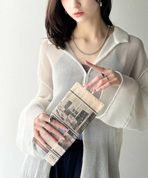 classicalelf(クラシカルエルフ)の「大人の抜け感。シアー楊柳素材カーディガンブラウス(長袖)(シャツ/ブラウス・レディース・オフホワイト/ブラック/サックスブルー・LARGE/MEDIUM/SMALL/X-LARGE)」の2枚目の写真
