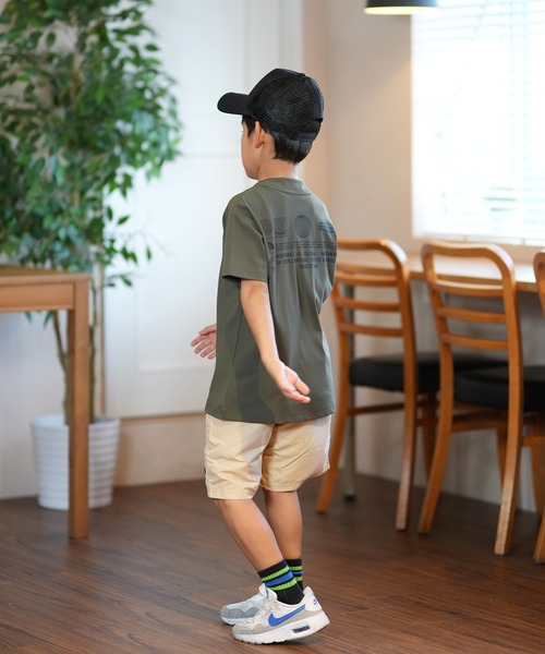 THE NORTH FACE（ザノースフェイス）の「THE NORTH FACE/ザ・ノース・フェイス ショートスリーブサンシェードティー キッズ UVケア ラッシュガード NTJ12563（ラッシュガード・キッズ・ダークカーキ/ブラック/オフホワイト・130cm/140cm/150cm/160cm）」の16枚目の写真