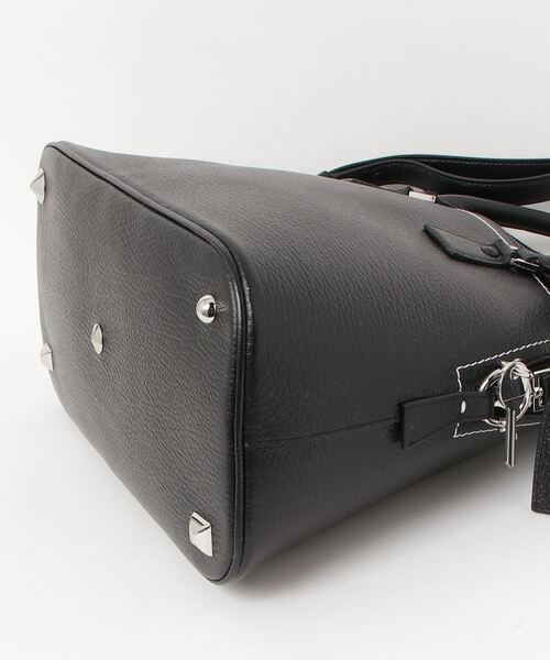 Maison Margiela（メゾンマルジェラ）の「Maison Margiela / メゾン マルジェラ：5AC MEDIUM：S56WG0093-P4348[ANN]（ボストンバッグ・レディース・ブラック・FREE）」の4枚目の写真