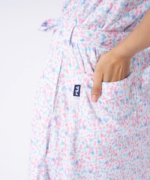 FILA GOLF(フィラゴルフ )の「小花柄ワンピース(ワンピース・レディース・ホワイト/ネイビー/イエロー・MEDIUM/LARGE/X-LARGE)」の14枚目の写真