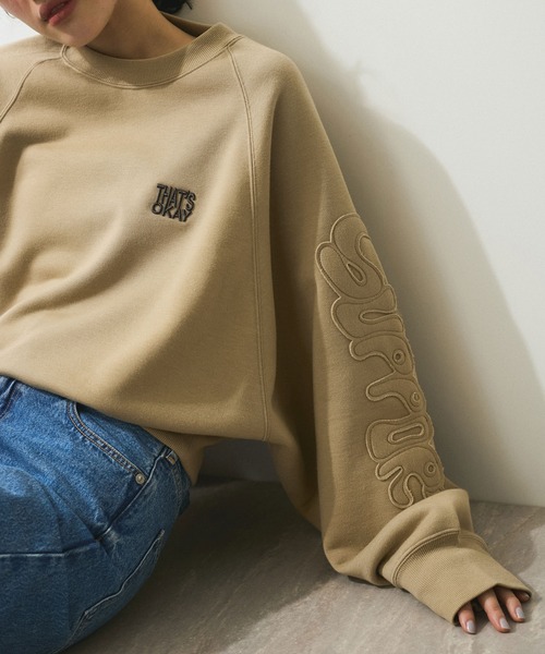 ADAM ET ROPE'(アダムエロペ)の「【WEB限定】・【サステナブル】ロゴパッチスリーブスウェット(スウェット・レディース・チャコールグレー/オフホワイト/ベージュ・FREE)」の21枚目の写真