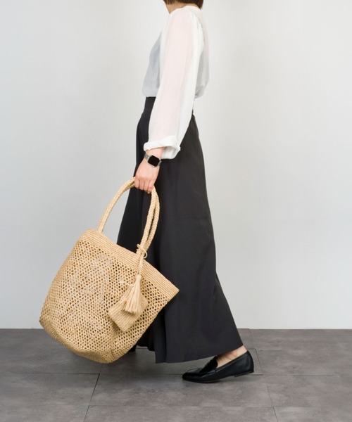 ✨未使用級✨The Bagmati ラフィア かごバッグ　ブラック　天然素材 ✨未使用級✨The Bagmati ラフィア かごバッグブラック天然素材