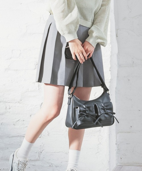 Honeys(ハニーズ)の「リボン付ポケットバッグ(ショルダーバッグ・レディース・レッド/ブラック/ライトベージュ/ブラウン/ホワイト・FREE)」の8枚目の写真