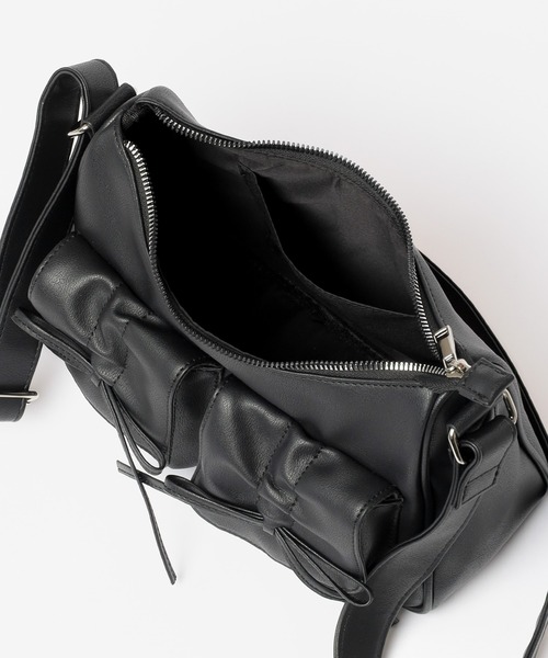 Honeys(ハニーズ)の「リボン付ポケットバッグ(ショルダーバッグ・レディース・レッド/ブラック/ライトベージュ/ブラウン/ホワイト・FREE)」の18枚目の写真