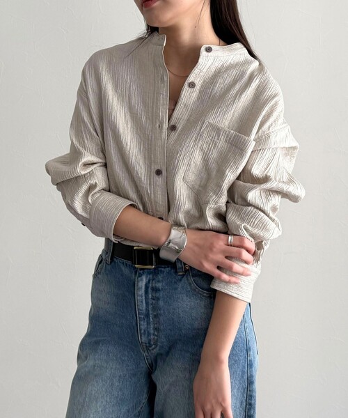 fredy emue（フレディエミュ）の「《セットアップ対応》Shiny creapバンドカラーシャツ（シャツ/ブラウス・レディース・ベージュ/ブラウン・38）」の10枚目の写真