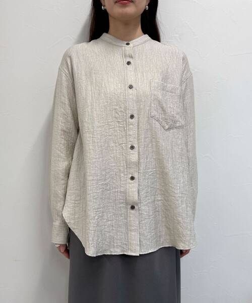 fredy emue（フレディエミュ）の「《セットアップ対応》Shiny creapバンドカラーシャツ（シャツ/ブラウス・レディース・ベージュ/ブラウン・38）」の14枚目の写真