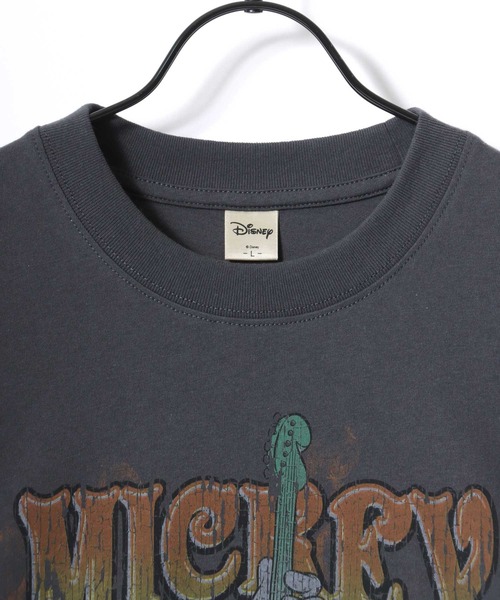 Disney(ディズニー)の「Disney/ディズニー ミッキーマウス・ミニーマウス・フレンズ オーバーサイズ ピグメント風 ヴィンテージ加工 半袖Tシャツ/レディース メンズ(Tシャツ/カットソー・レディース・ブラック系その他4/ブラック系その他6/ブラック系その他2/ブラック系その他/ブラック系その他3/ブラック系その他5・M/LL/L)」の20枚目の写真