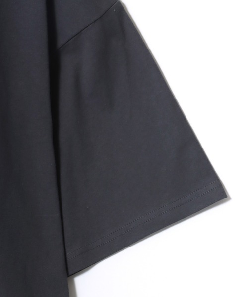 Disney(ディズニー)の「Disney/ディズニー ミッキーマウス・ミニーマウス・フレンズ オーバーサイズ ピグメント風 ヴィンテージ加工 半袖Tシャツ/レディース メンズ(Tシャツ/カットソー・レディース・ブラック系その他4/ブラック系その他6/ブラック系その他2/ブラック系その他/ブラック系その他3/ブラック系その他5・M/LL/L)」の21枚目の写真