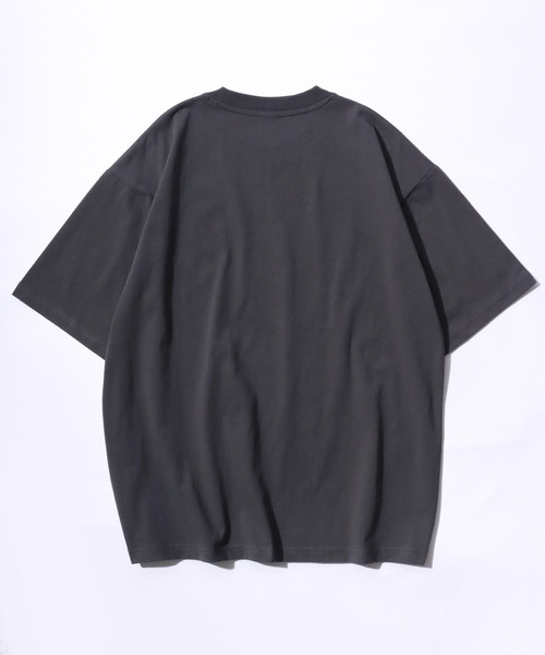 Disney(ディズニー)の「Disney/ディズニー ミッキーマウス・ミニーマウス・フレンズ オーバーサイズ ピグメント風 ヴィンテージ加工 半袖Tシャツ/レディース メンズ(Tシャツ/カットソー・レディース・ブラック系その他4/ブラック系その他6/ブラック系その他2/ブラック系その他/ブラック系その他3/ブラック系その他5・M/LL/L)」の13枚目の写真