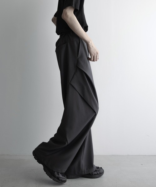 remer（リメール）の「loose 3D silhouette PT / ルーズ3Dシルエットパンツ（スラックス・メンズ・ライトグレー/グレー/ブラック・SMALL/MEDIUM/LARGE/X-SMALL）」の11枚目の写真