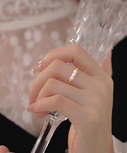 Leja(レジャ)の「【LEJA】パールストーンリング結婚式 パーティードレス 成人式 二次会 同窓会 お呼ばれ オケージョン 20代 30代(リング・レディース・ゴールド/シルバー・FREE)」の5枚目の写真