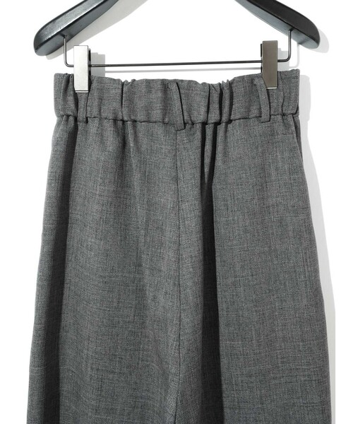 MIDIUMISOLID(ミディウミソリッド)の「MIDIUMISOLID for Ladies タックスラックス(その他パンツ・レディース・チャコールグレー/ブラック・36/38)」の18枚目の写真