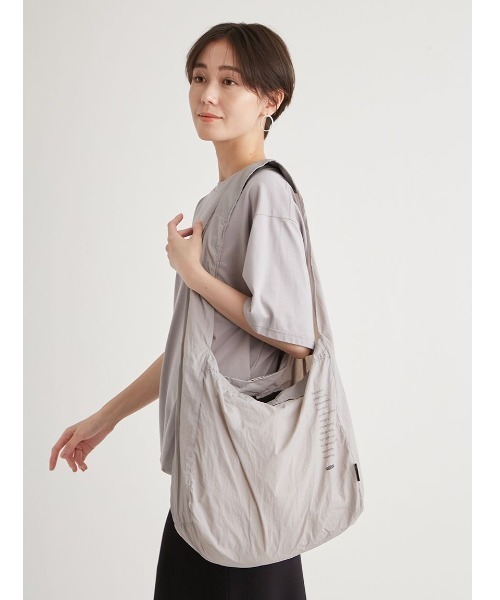 emmi ナイロンボディバッグ セール】【emmi×KEEN】NYLON BAG'N BAG（ボディバッグ/ウエストポーチ