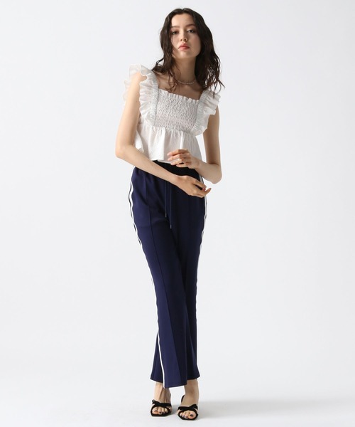 FOREVER 21（フォーエバー トゥエンティーワン）の「【2025SS】フリルコンパクトシャーリングブラウス（Tシャツ/カットソー・レディース・ブラック/ブルー/チェック/ホワイト・FREE）」の14枚目の写真