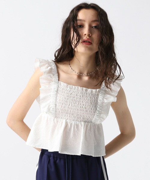 FOREVER 21（フォーエバー トゥエンティーワン）の「【2025SS】フリルコンパクトシャーリングブラウス（Tシャツ/カットソー・レディース・ブラック/ブルー/チェック/ホワイト・FREE）」の15枚目の写真