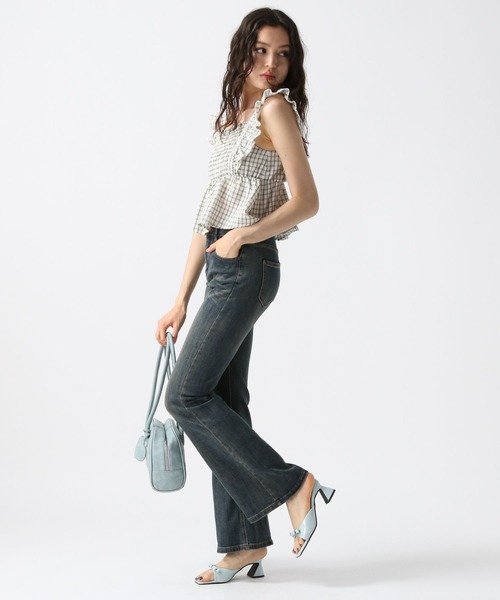 FOREVER 21（フォーエバー トゥエンティーワン）の「【2025SS】フリルコンパクトシャーリングブラウス（Tシャツ/カットソー・レディース・ブラック/ブルー/チェック/ホワイト・FREE）」の9枚目の写真