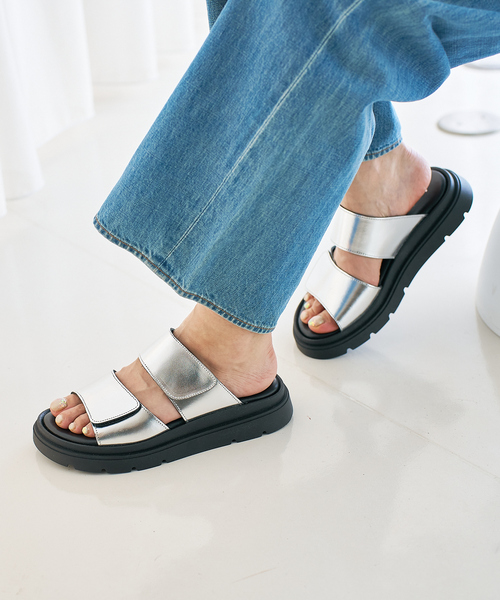 collex（コレックス）の「【bertuchi/ベルトゥーチ】ベルテッドサンダル（サンダル・レディース・ブラック/シルバー・37/38/36）」の2枚目の写真