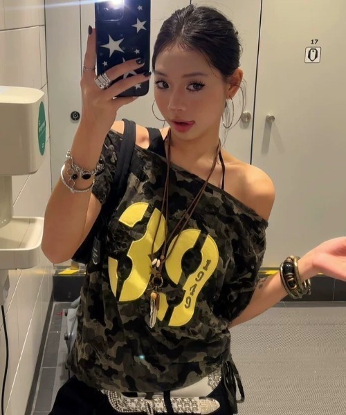 DIAVEL(ディアベル)の「カモフラージュオープンショルダーTシャツ/迷彩柄(Tシャツ/カットソー・レディース・カモフラージュ・M)」の10枚目の写真