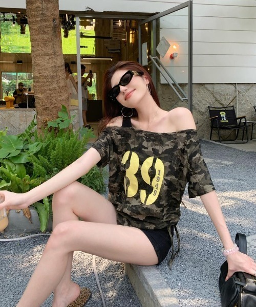 DIAVEL(ディアベル)の「カモフラージュオープンショルダーTシャツ/迷彩柄(Tシャツ/カットソー・レディース・カモフラージュ・M)」の15枚目の写真