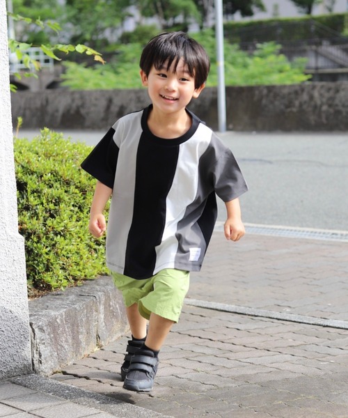 ikka(イッカ)の「【接触冷感/吸水速乾】マルチファンクション縦切り替えTシャツ(120~160cm)【UVカット/親子コーデ】(Tシャツ/カットソー・キッズ・ブラック/ホワイト・150/140/130/160/120)」の4枚目の写真