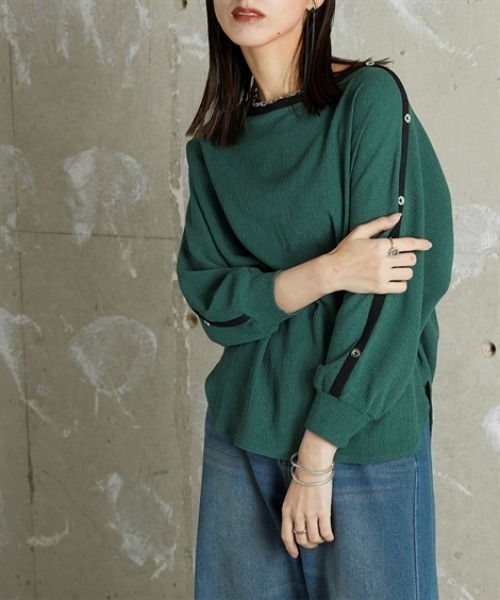 Soiunique（スワユニーク）の「肩ボタン付ドルマンシルエット配色プルオーバー ［Soiunique］（Tシャツ/カットソー・レディース・ダークグリーン系/ブラック系・01/02）」の11枚目の写真