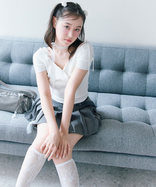 OLIVE des OLIVE(オリーブデオリーブ)の「肩リボンオフショルニット(Tシャツ/カットソー・レディース・ピンク/チャコールグレー/オフホワイト・FREE)」の20枚目の写真